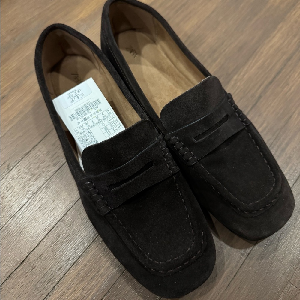 Suede loafers from Zara 🍫